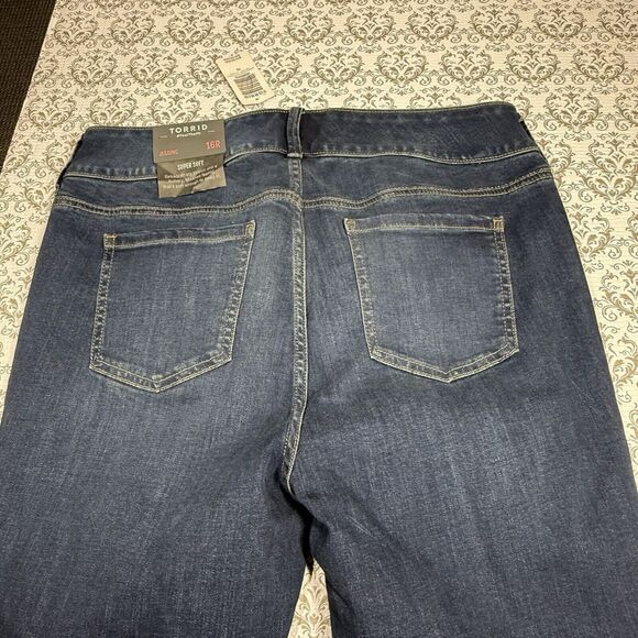 Torrid Jegging 16R Super Soft Distressed High‎ Rise Pants Jeans NWT - Picture 7 of 7